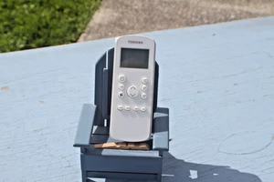 TOSHIBA - AC REMOTE CONTROL -RG57H4/B - TESTED - Picture 1 of 3