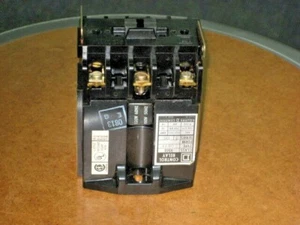 Square D AC Control Relay 8501---Type GO - 11 - Picture 1 of 7