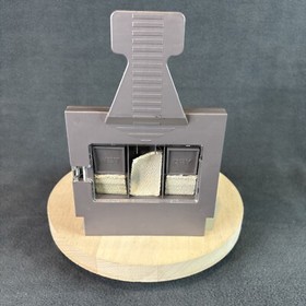 Nintendo NES Game Cleaning Kit by RECOTON - Loose