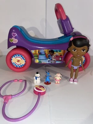 Doc McStuffins Happy Hauler 2 合 1 Wagon Ride On Musical + 娃娃 & 公仔 批量 — 第 1/4 张图片