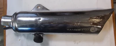 Silenciador lateral izquierdo Honda VT500C 1983-84 sombra OEM #18410-MF5-003 (EX/RM) Foto 1 de 4