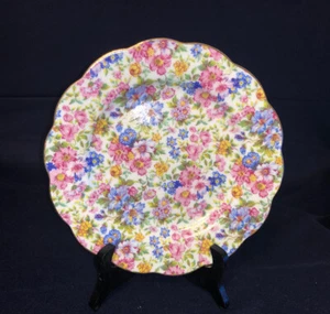 Two's Company 8" Round Floral Wall Plate - Picture 1 of 3