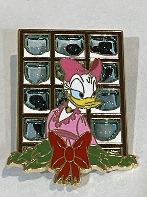 Pin Disney 2024 Mickey’s Christmas Carol calendário do advento janela DAISY DUCK - Imagem 1 de 2