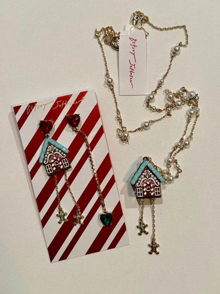 Collar y pendientes colgantes Betsey Johnson Jingle Bell Bling casa de pan de jengibre Foto 1 de 1