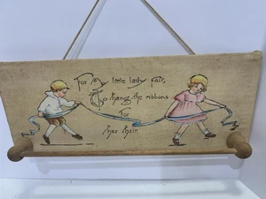 Vintage Little Girls Ribbon And Bow Holder, Wood With Cloth Overlay With Scene - Picture 1 of 3
