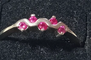 Damen Ring Silber 925 mit 5 roten Steinen - Bild 1 von 2