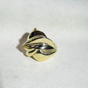Anillo ancho abstracto ondulado único de oro amarillo sólido de 10K talla 8 - Imagen 1 de 8