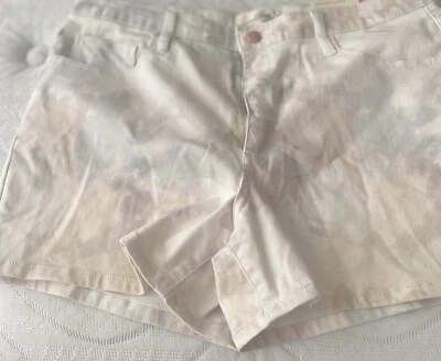 Pantalones Cortos de Jean Universal Thread Tiro Alto Talla 14 | Crema Camuflaje Midi Denim Cintura 32 Foto 1 de 4