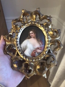 Antica miniatura francese dipinta a mano portait porcellana fantasia ornata dorata - Foto 1 di 9
