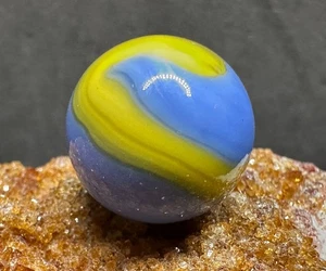 PRETTY Vintage Akro Agate Prizename Corkscrew Marble - Yellow & Blue - .64" - Picture 1 of 7