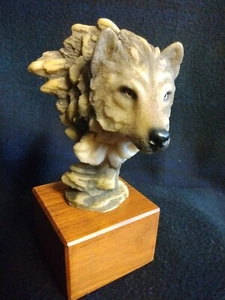 Mill Creek "Keen Eye" Figur. Basis 2" x 2" Gesamthöhe 7" gebraucht - Bild 1 von 6