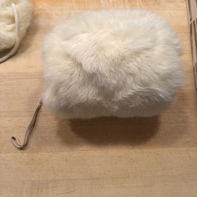 复古 1950 年代小女孩白兔毛皮松饼暖手帽和匹配帽子 — 第 1/4 张图片