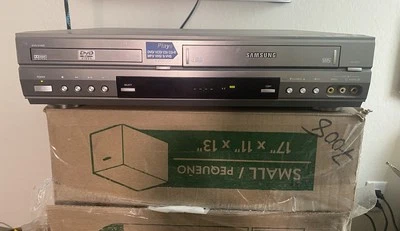 Samsung DVD-V1000 DVD VHS Combo Reproductor Hi-Fi Grabadora y Sony RDR-VX521 Lote (2) Foto 1 de 4