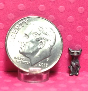 Dollhouse Miniature Cat - Small Scale (144th I Believe) - Metal - Picture 1 of 4