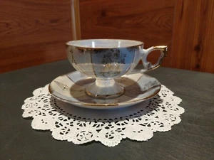 UN SET TAZZE DA TÈ E PIATTINI VINTAGE ORNATI IN PORCELLANA MARCATI "GALLERIA REGALO" GIAPPONE - Foto 1 di 12