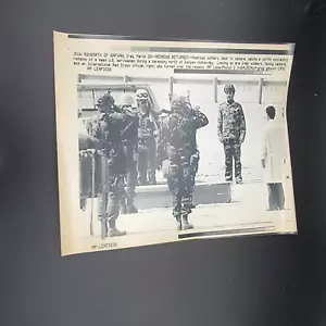 American Soldier's Remains Returned AP Leaf Desk Press Photos Gulf War 1991 Iraq - Picture 1 of 5