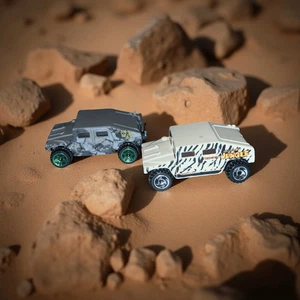 2 Hot Wheels Humvee Jungle & Race World Skull Fahrzeuge Die Cast Autos - Bild 1 von 6