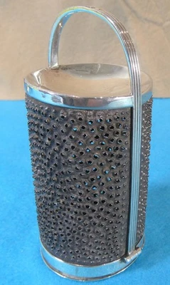 Rare Large Georgian Sterling Silver Nutmeg Grater Crest John Reily London 1810 - Image 1 of 4