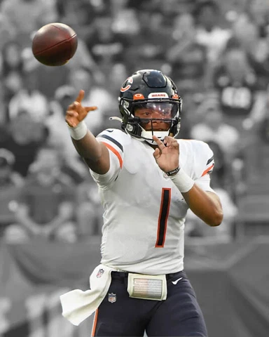 Chicago Bears JUSTIN FIELDS Glossy 8x10 Photo Spotlight Football Print Poster Cover
