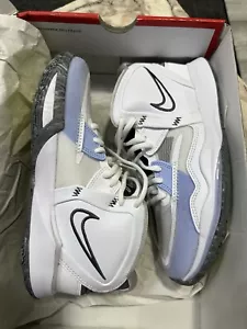 Scarpe da ginnastica Nike Kyrie Infinity Smoke & Mirrors da ragazzo in pelle bianca a rete taglia UK 5 - Foto 1 di 18