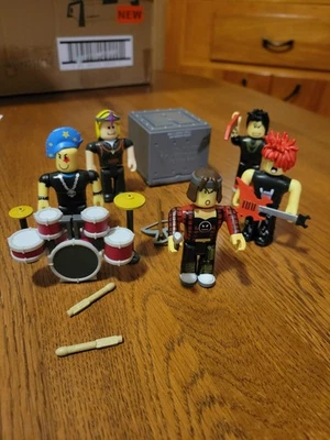 Roblox Action Collection - Punk Rockers Five Figure Pack - Image 1 of 4