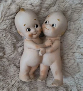 Hugging Kewpies 5" Bisque KW3642 Huggers Pudgy Babies (piccolo chip, vedi foto) - Foto 1 di 6