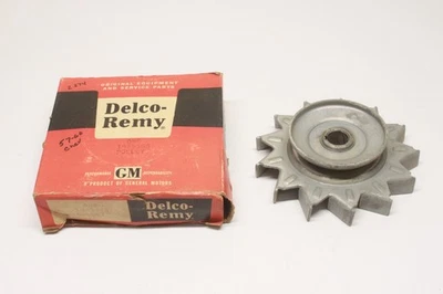 Nuevo de Lote Antiguo Chevrolet Belair Impala 283 348 V8 Ventilador de Polea Generador GM 1925586 Foto 1 de 4