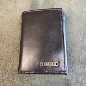 Vintage Tommy Hilfiger Wallet Leather Brown Trifold With Id Holder Classic - Picture 1 of 5