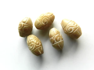 Jade, Carved Rounded Barrel Beads, 15mm x 9-10mm Approx, Bag Of 5 Beads - Bild 1 von 1