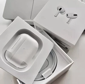 Apple Pro 2. Generation MagSafe In-Ear Kopfhörer Wireless Charging Case - Bild 1 von 6