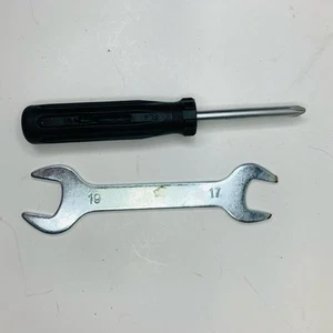BMW X3 E83 Genuine Tool Kit Open end spanner (17x19mm) Universal Screwdriver OEM - Picture 1 of 2