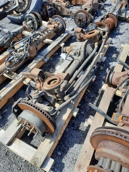 2006-2007 Dodge Ram 1500 Front Axle Mega Cab 3.73 Ratio Thru 3/18/07 OEM — 第 1/4 张图片