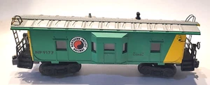 Lionel 6-9177 Northern Pacific bay window caboose - Picture 1 of 8