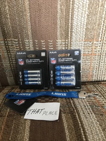 Detroit Lions Keystrap Keychain & Detroit Lions AA & AAA 4PK Batteries, New Cover