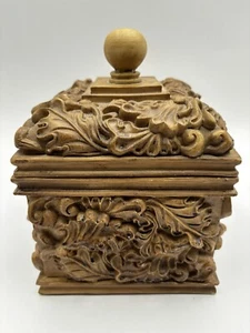 Resin Lidded Box Heavily Carved Oak Leaves Fully Lined MCM - Picture 1 of 12