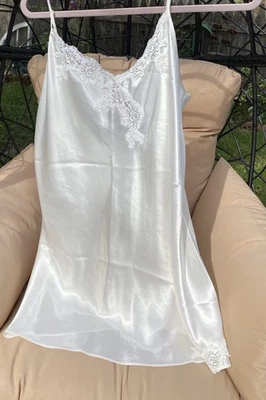 White Satin Jones New York Nightgown Lace Details Size Large - Image 1 of 4