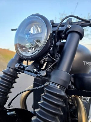 JBSporty ♤ Envoltura de horquilla de reubicación intermitente Triumph ♤ LED ahumado Bobber Bonneville Foto 1 de 4