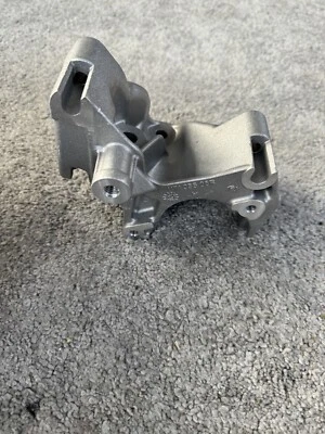 VAUXHALL VIVARO B TRAFIC belt Tensioner bracket Mk2 (X82) 14-19 117105508R 1.6 - Image 1 of 2