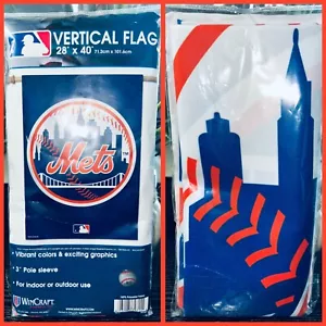 ⚾️MLB New York Mets House Bandiera/Bandiera 28” X 40” Colore Vibrante 3” Manicotto Palo ⚾️ - Foto 1 di 11