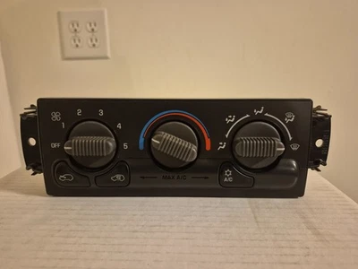 1999-2001 Heater Control Chevy Silverado/Tahoe/Suburban & GMC Sierra/Yukon - Image 1 of 4