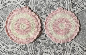 Vintage Handmade 5.5” Pink & White Potholders Set of 2 Cottagecore READ - Picture 1 of 7