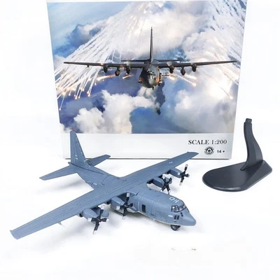 Modelo de avión fundido a presión USAF AC-130U Spectre Air Gunship 1/200 Foto 1 de 4