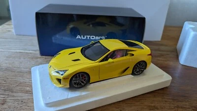 AUTOART AUTO ART 1/18 LEXUS LFA PEARL YELLOW ref 78854 - Photo 1/4