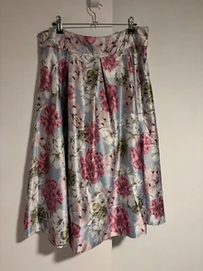 Review size 14 fit and flare skirt floral blue pink - Picture 1 of 7