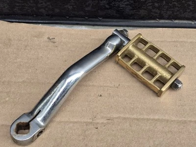 Brazo de pedal de pateador esqueleto cabeza de nudillo de latón Foto 1 de 4