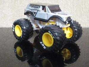 Camion Spin Master Monster Jam Arena Favorites Serie 32 True Metal scala 1:64 - Foto 1 di 12