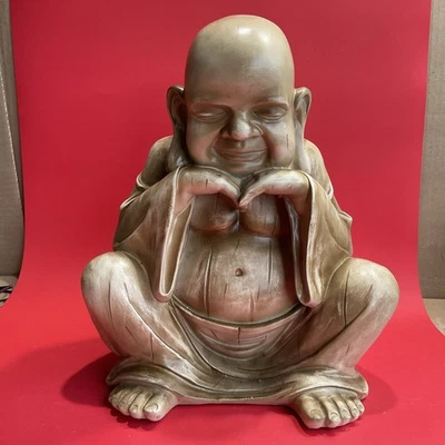 Estátua de Buda sentado e orando - Imagem 1 de 4