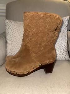 UGG Lynnea Arroyo Stiefel braun gewebtes Wildleder Nieten Clog-Absätze Damengröße 7 - Bild 1 von 13