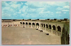 Parade Ground and North Ramparts Old Fort Henry Kingston Ontario Canadá UNP - Imagen 1 de 2