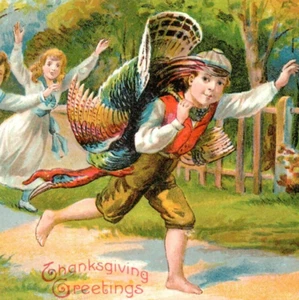 Postal de Acción de Gracias c.1910 niños persiguiendo niño muerto pavo pájaro descalzo noticiero - Imagen 1 de 3